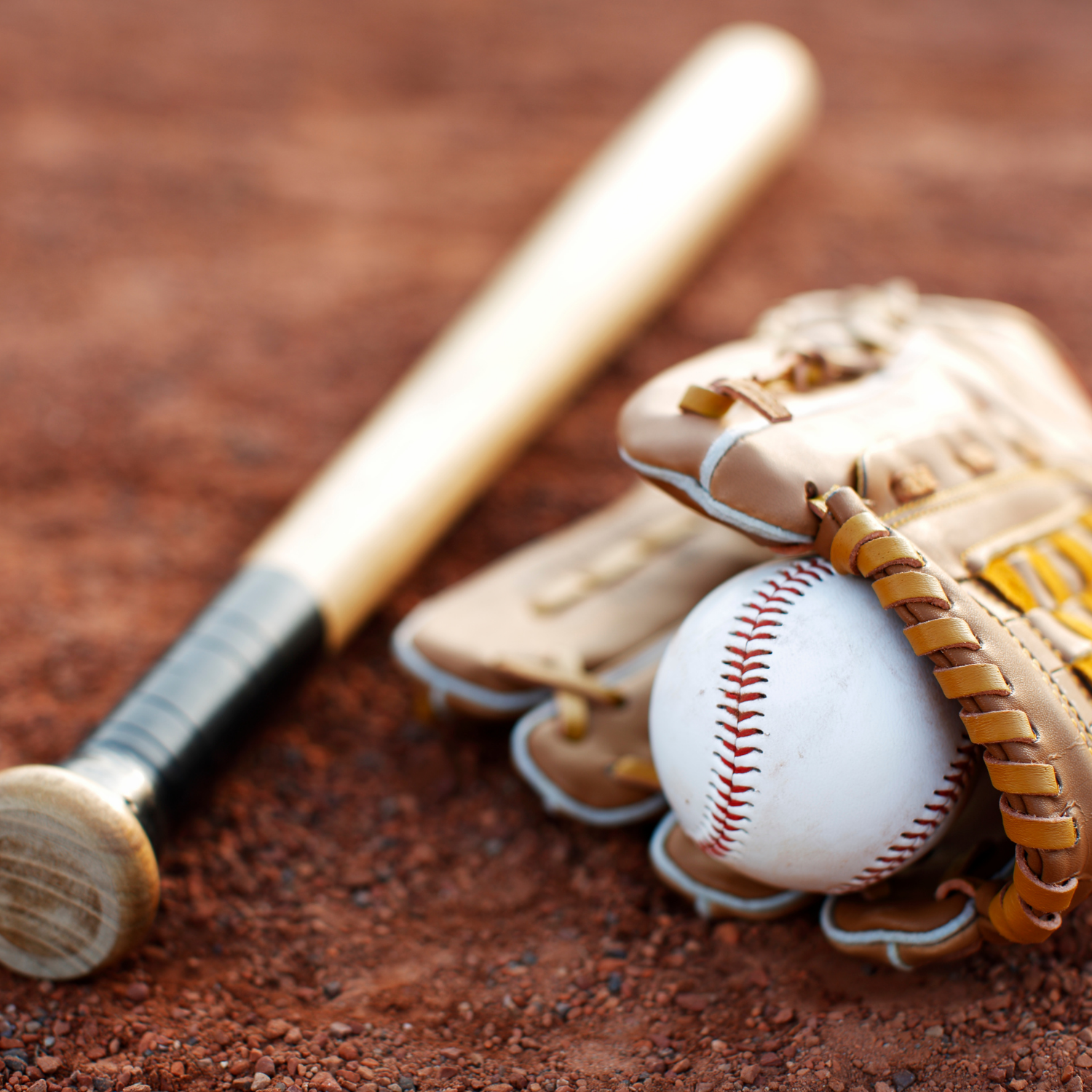 The Play Ball! Scented Baseball KC Heart Candle (13 oz) by Tuscany Candle x Charlie Hustle captures the nostalgic leather and suede scent of a glove, bat, and ball on a dirt field.