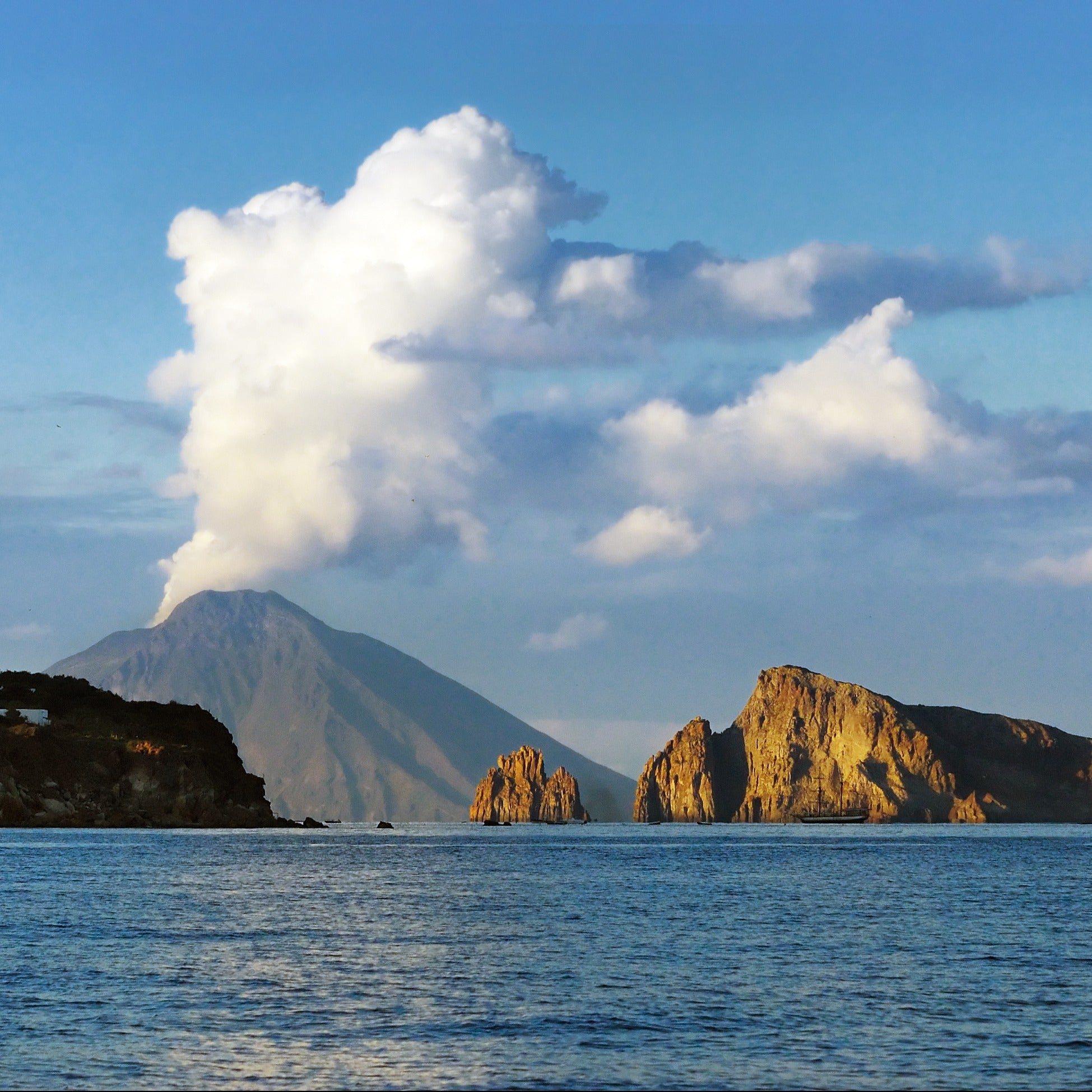 A tropical volcano erupts in the distance. This tropical volcano sensation is the inspiration for our Deep Sea Citrus Wax melt and scented candle.